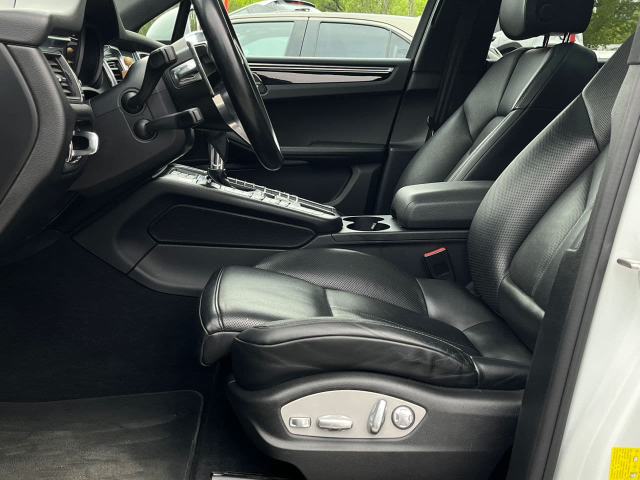2018 Porsche Macan — Miniatură 5