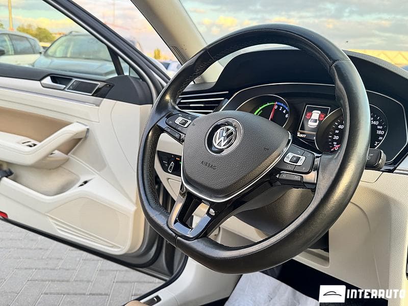 2015 Volkswagen Passat GTE — Miniatură 7