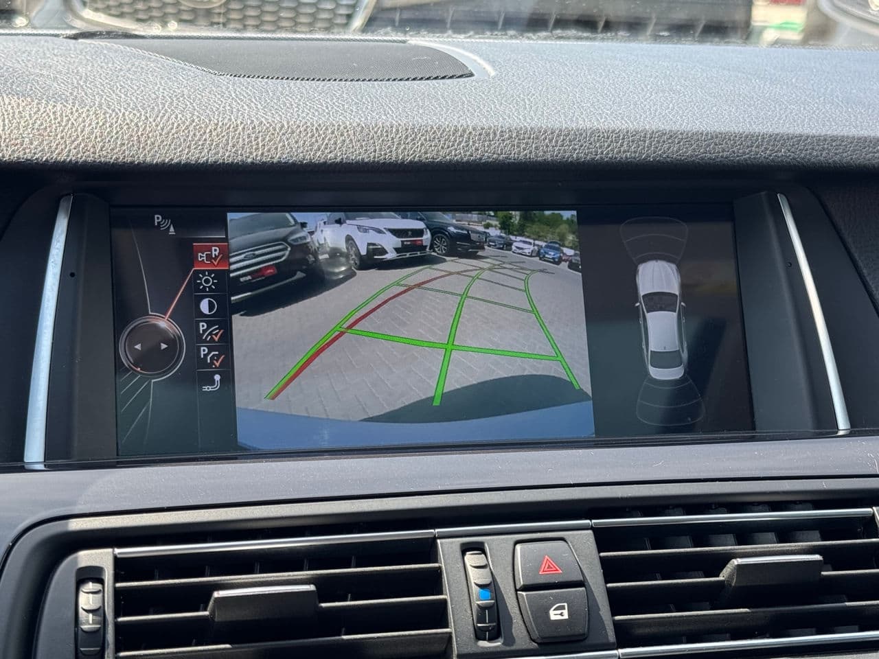 2016 BMW 520 — Miniatură 11
