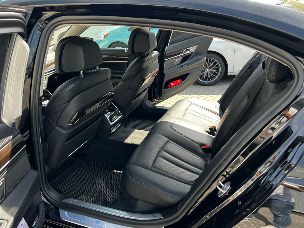 2017 BMW 740e — Miniatură 6