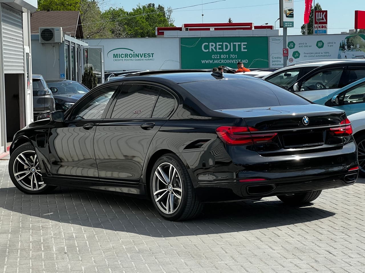 2017 BMW 740e — Miniatură 2