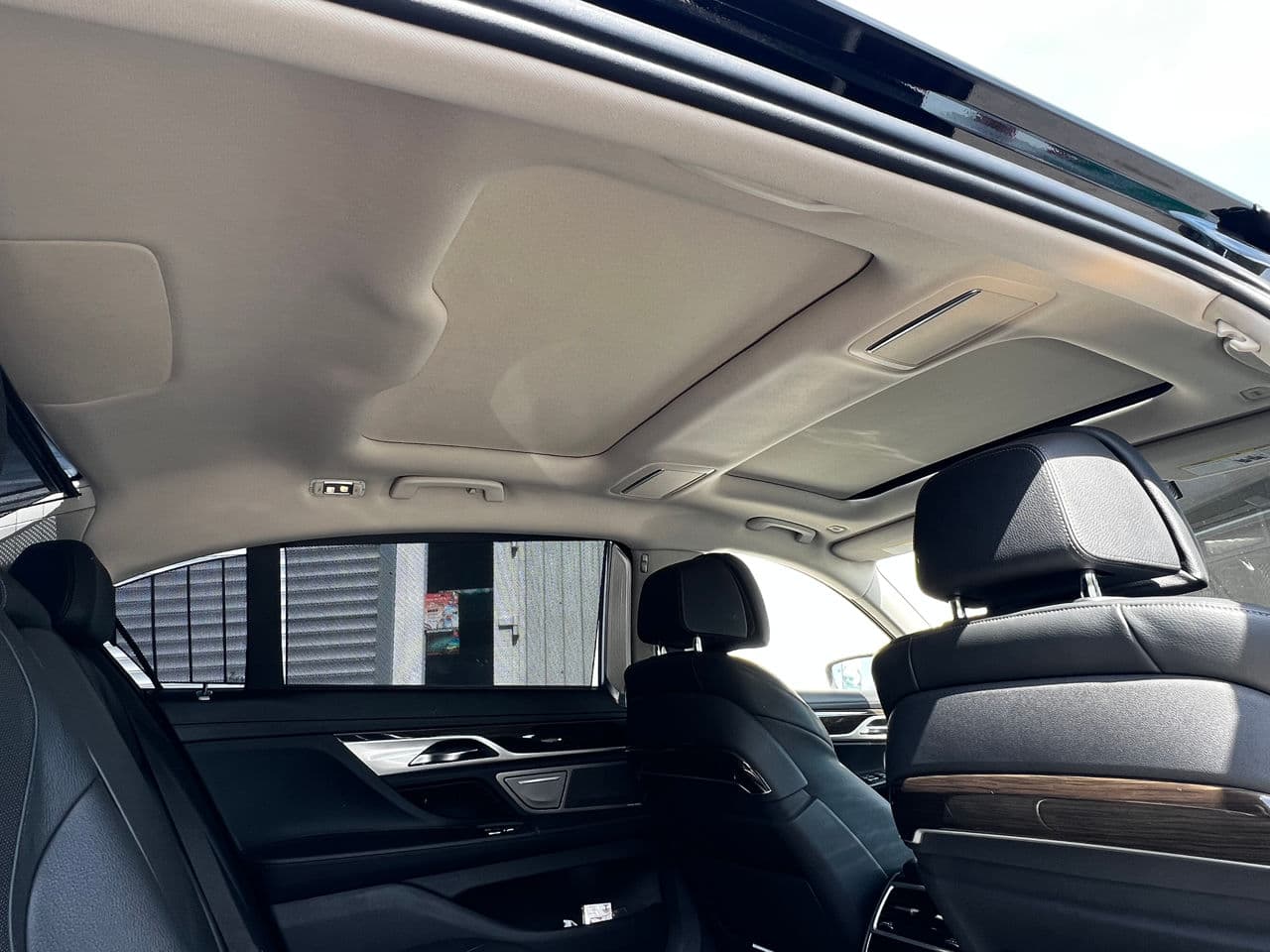 2017 BMW 740e — Miniatură 20