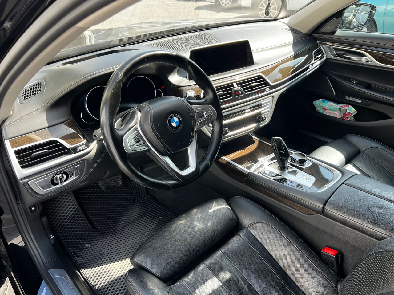 2017 BMW 740e — Miniatură 5