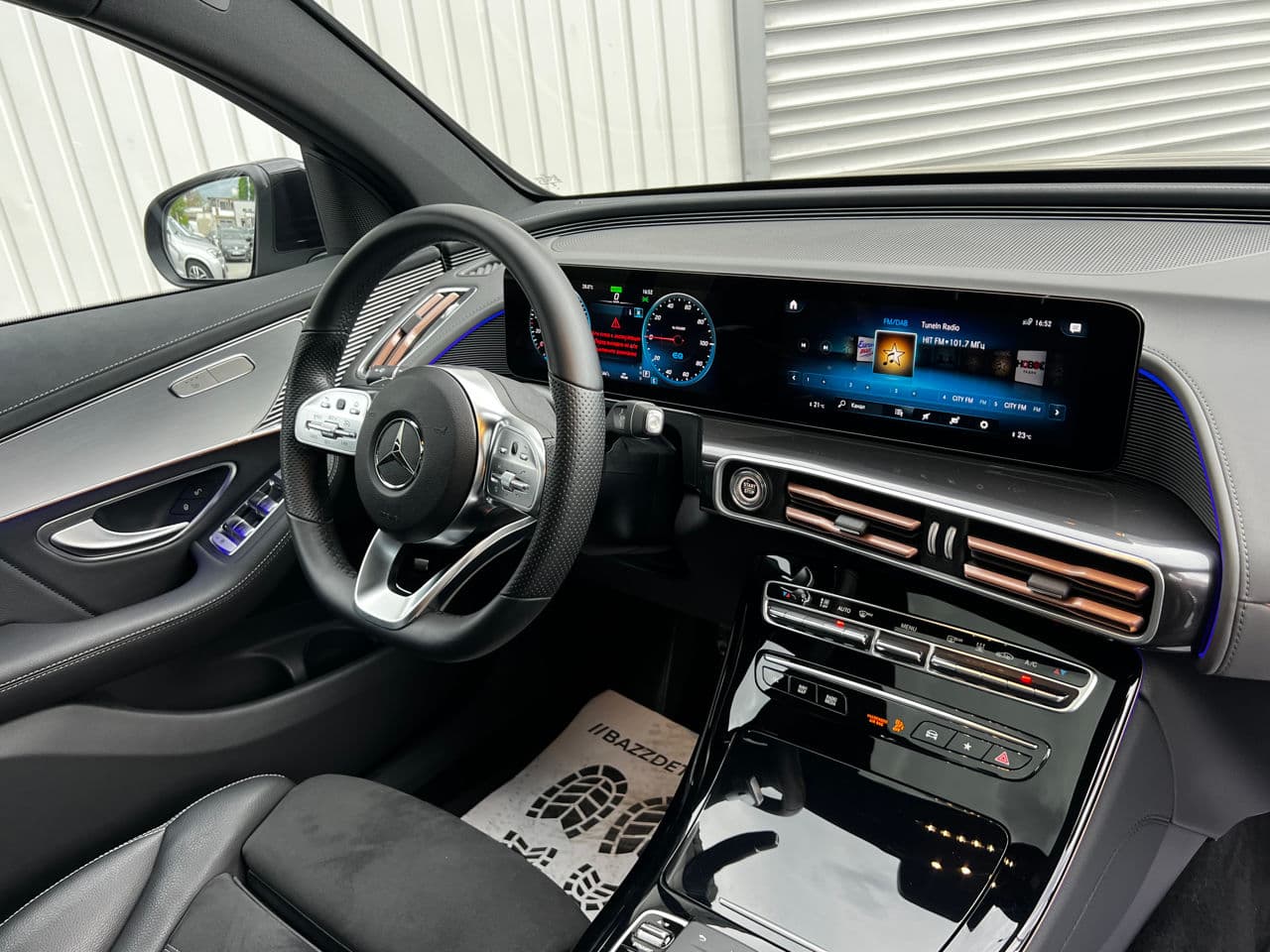 2022 Mercedes EQC 400 — Miniatură 7