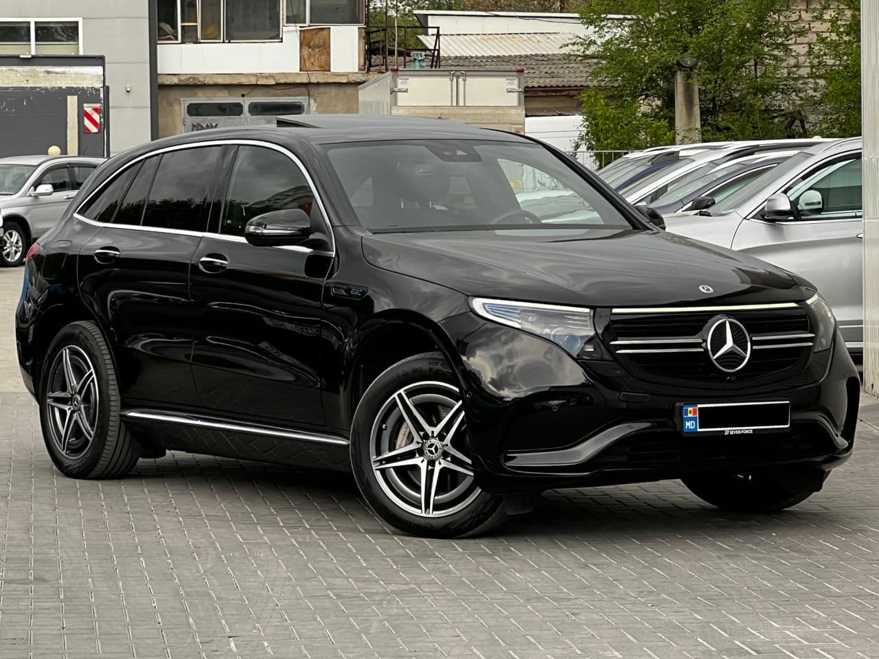2022 Mercedes EQC 400 — Miniatură 2