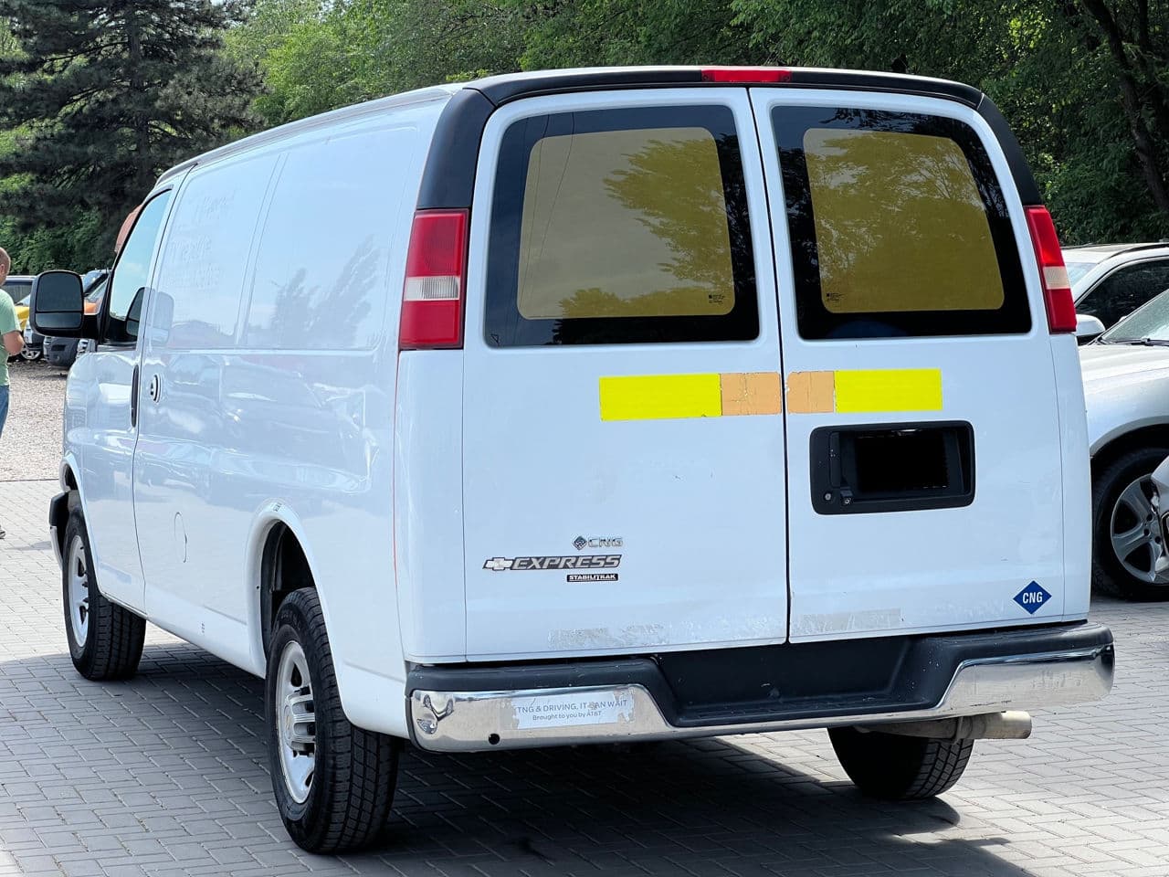 2014 Chevrolet Express — Miniatură 4
