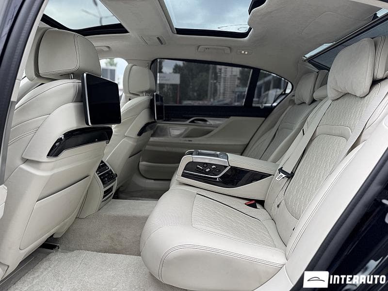 2019 BMW 730 — Miniatură 21
