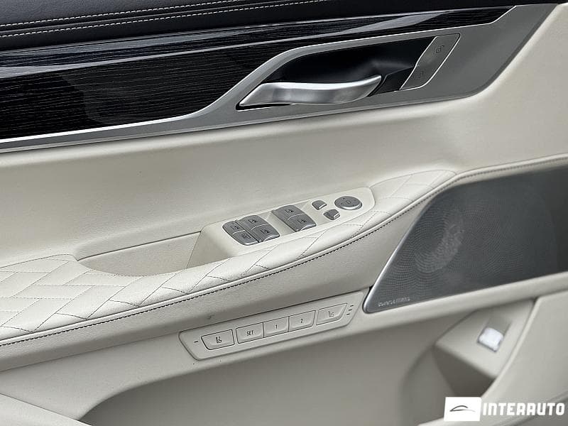 2019 BMW 730 — Miniatură 8