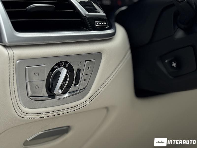 2019 BMW 730 — Miniatură 11