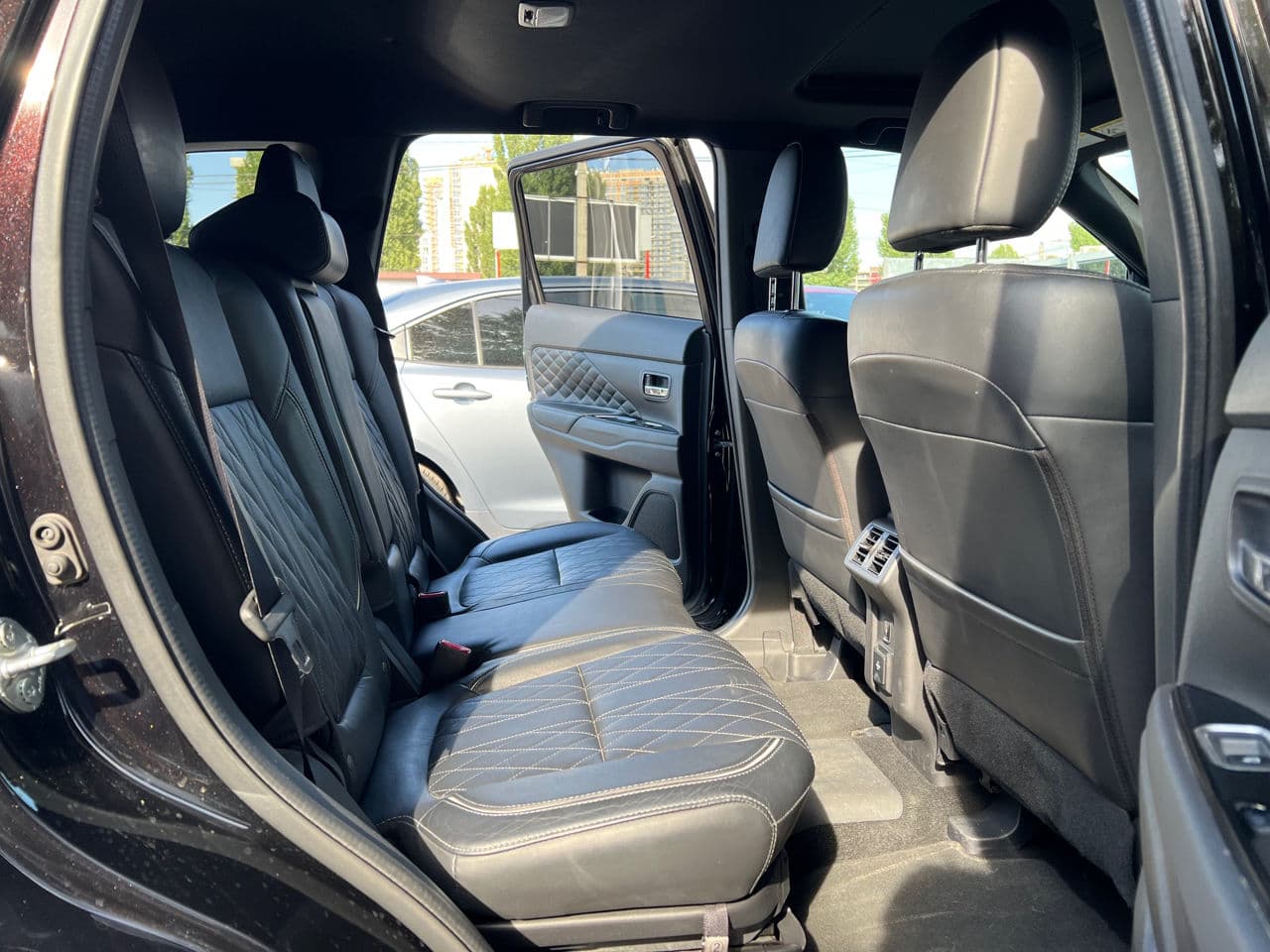 2019 Mitsubishi Outlander — Miniatură 19