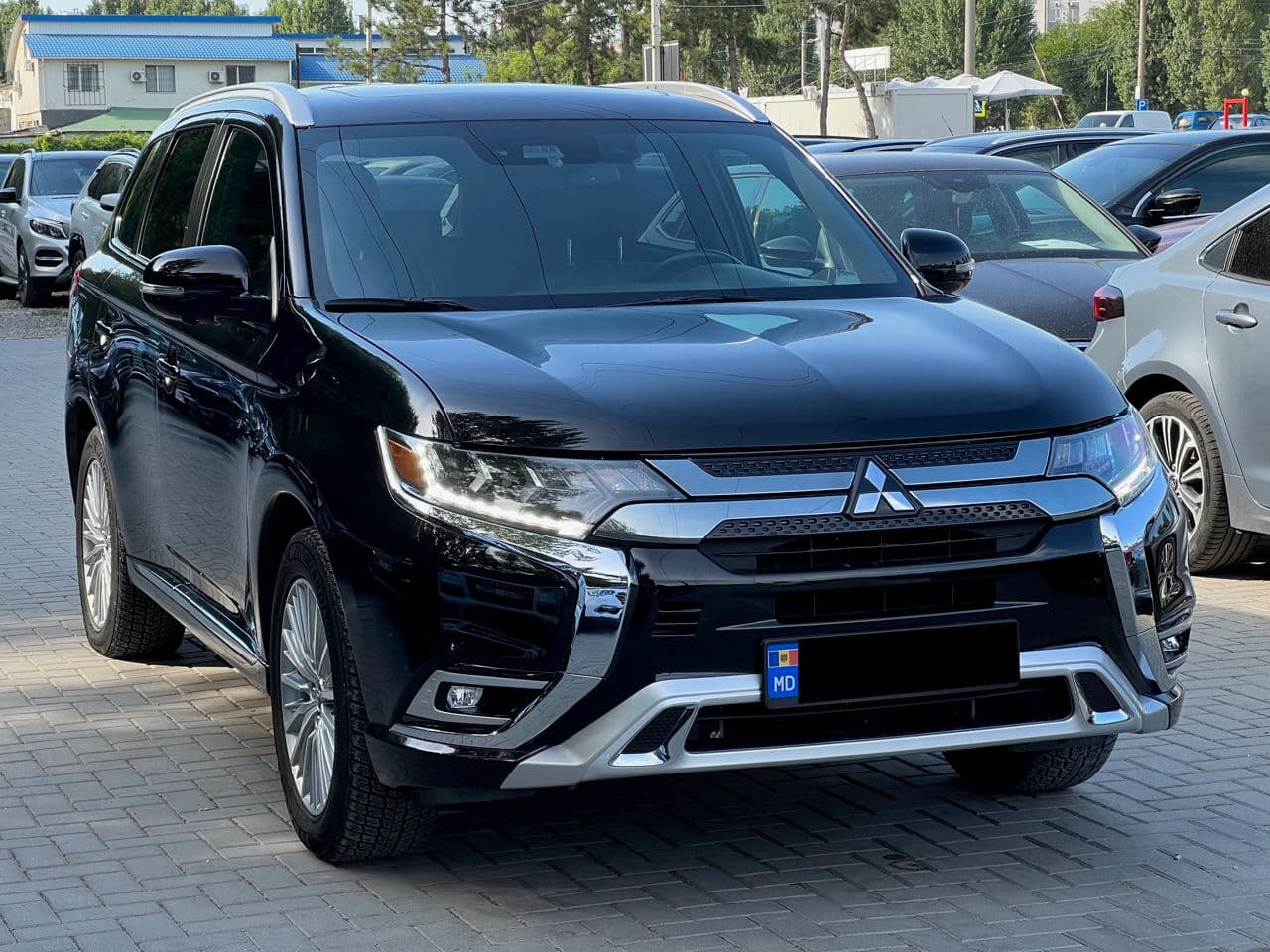 2019 Mitsubishi Outlander — Miniatură 3