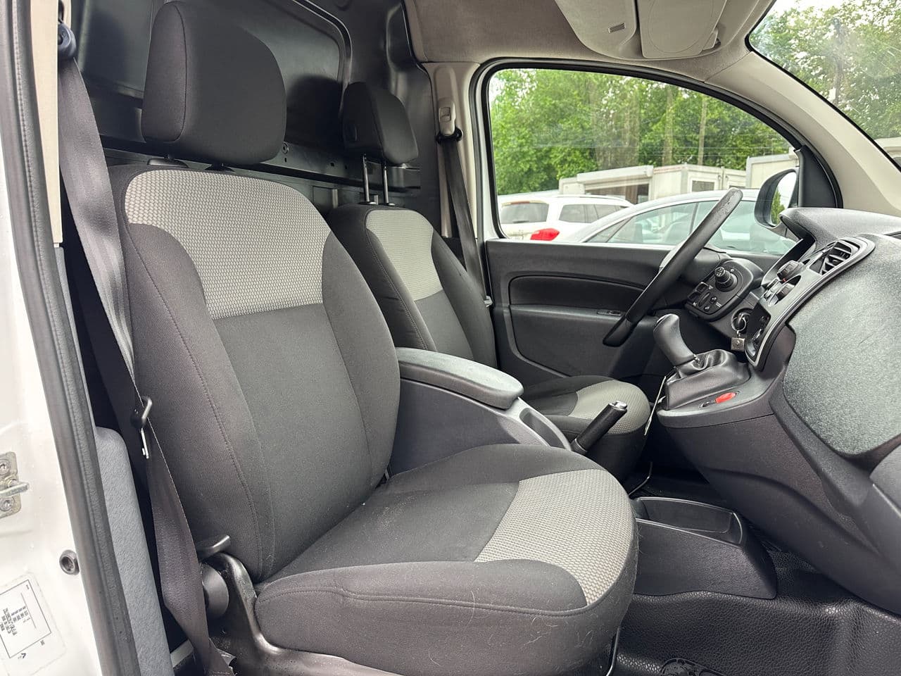 Renault Kangoo 2019 — Миниатюра 12