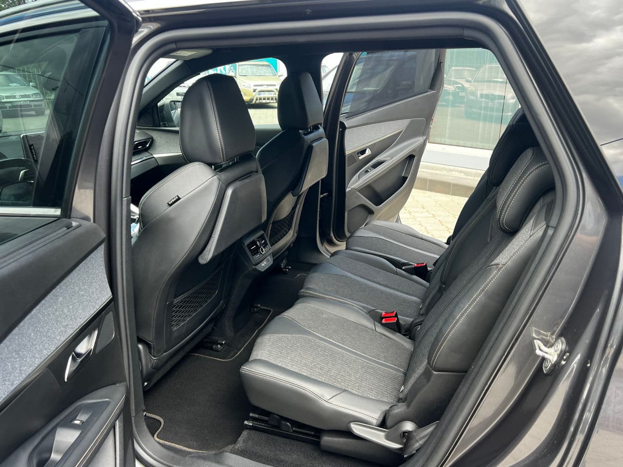 2019 Peugeot 5008 — Miniatură 16
