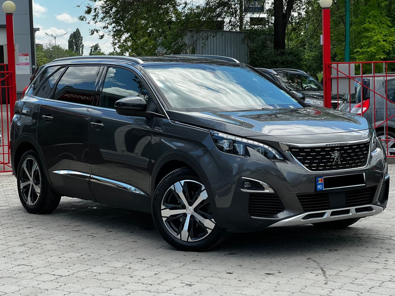 2019 Peugeot 5008 — Miniatură 3