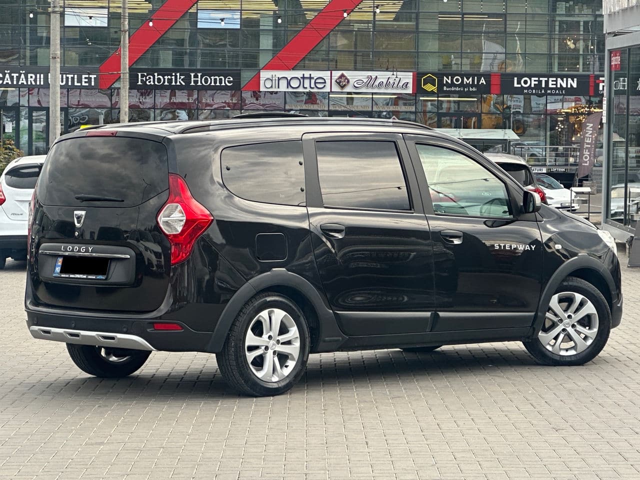 2017 Dacia Lodgy Stepway — Miniatură 3