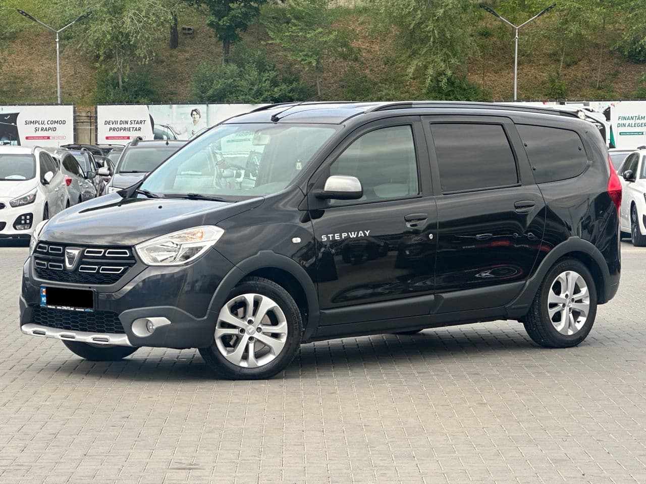 2017 Dacia Lodgy Stepway — Miniatură 2