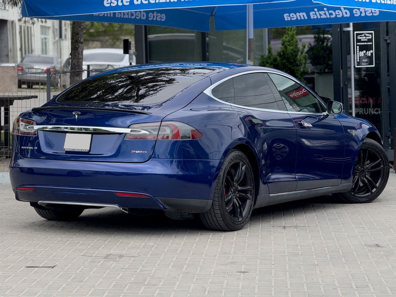 2016 Tesla Model S — Miniatură 2