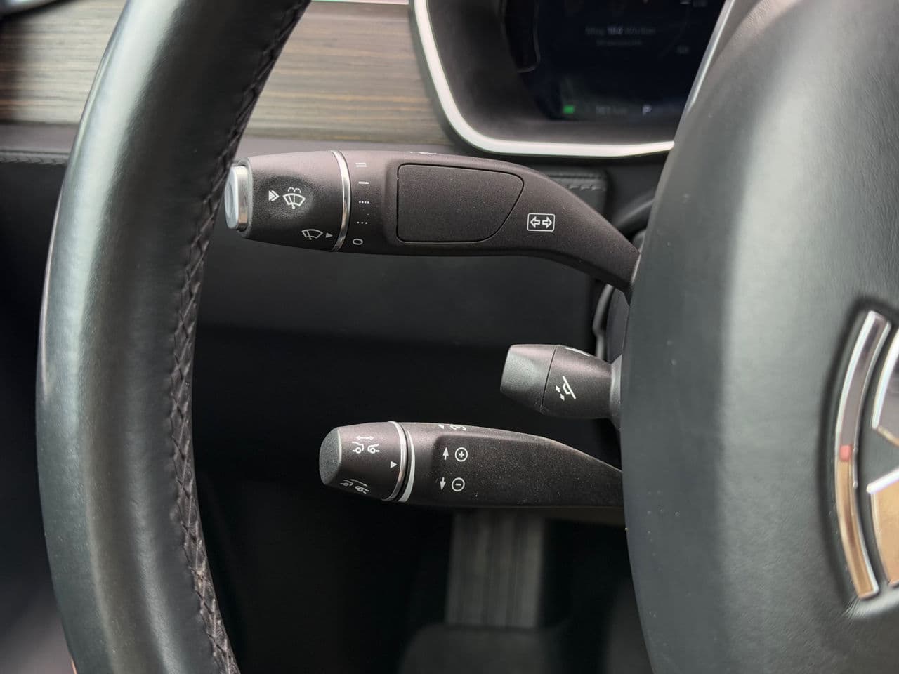 2016 Tesla Model S — Miniatură 8