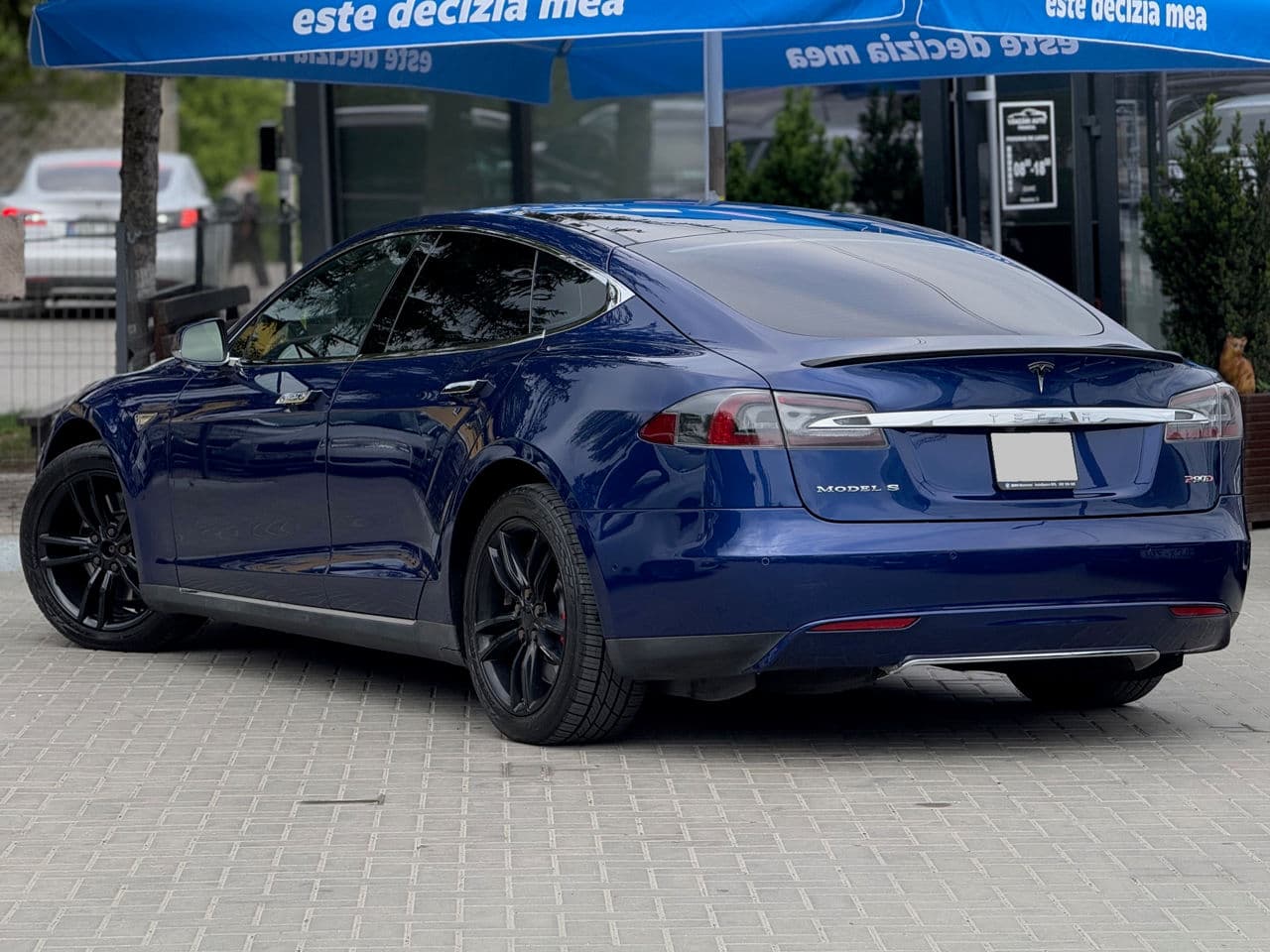2016 Tesla Model S — Miniatură 4