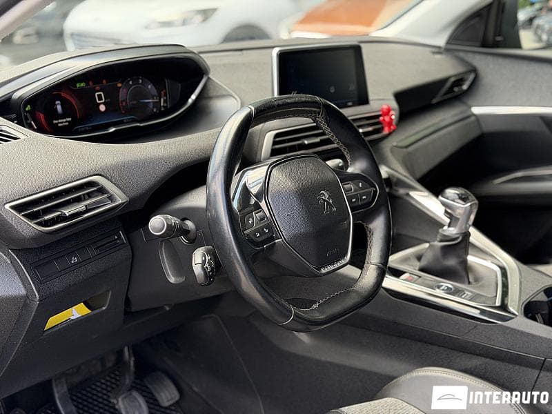 2018 Peugeot 3008 — Miniatură 11