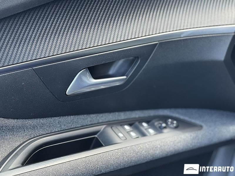 2019 Peugeot 3008 — Miniatură 6