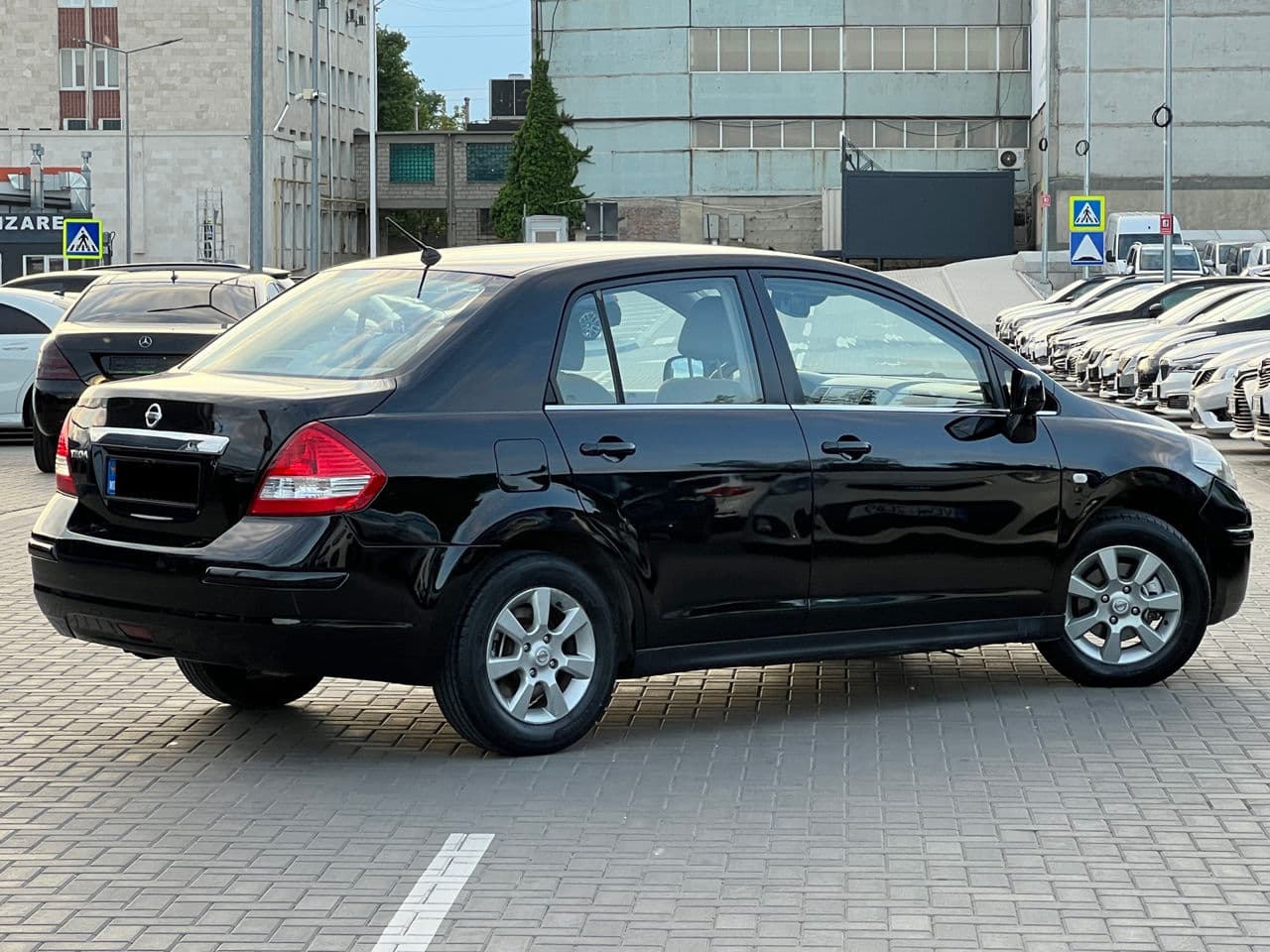 2008 Nissan Tiida — Miniatură 3