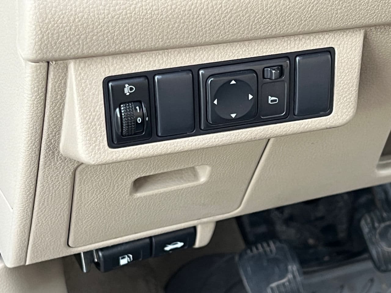 2008 Nissan Tiida — Miniatură 16