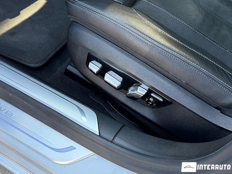 2017 BMW 740e — Miniatură 10