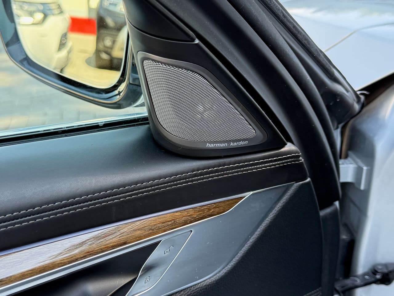 2017 BMW 740e — Miniatură 8