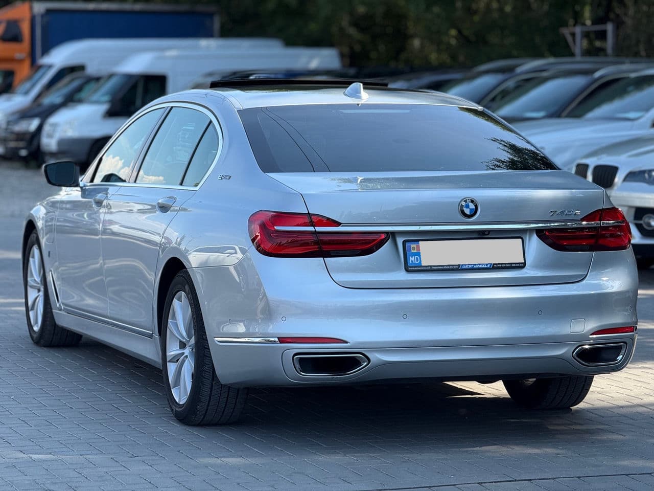 2017 BMW 740e — Miniatură 4
