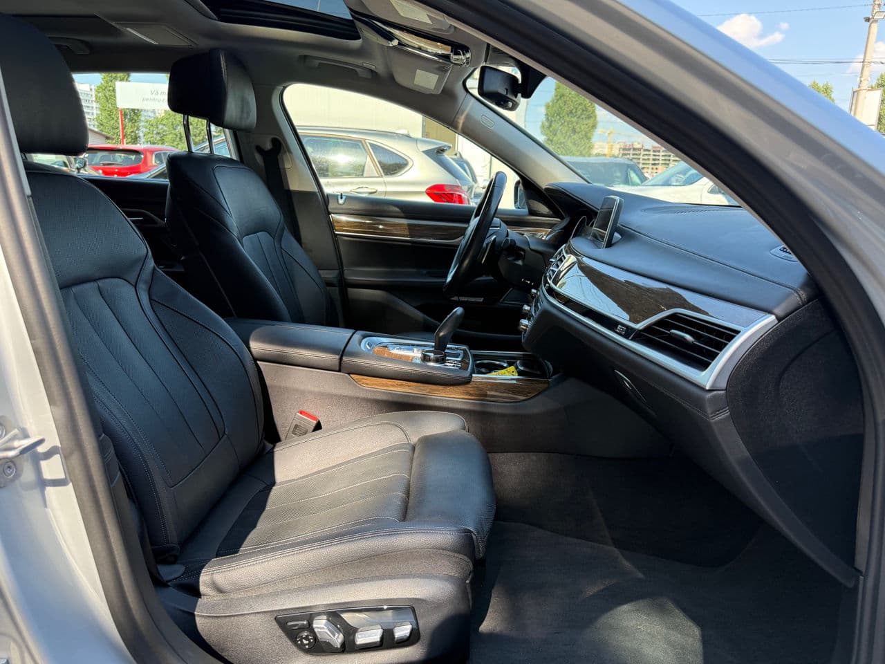2017 BMW 740e — Miniatură 20