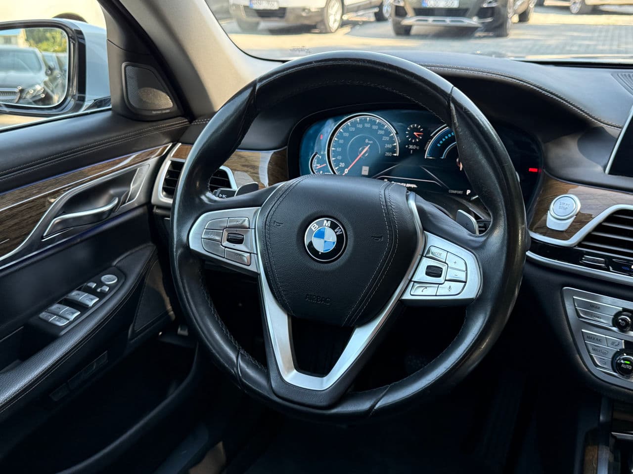 2017 BMW 740e — Miniatură 12