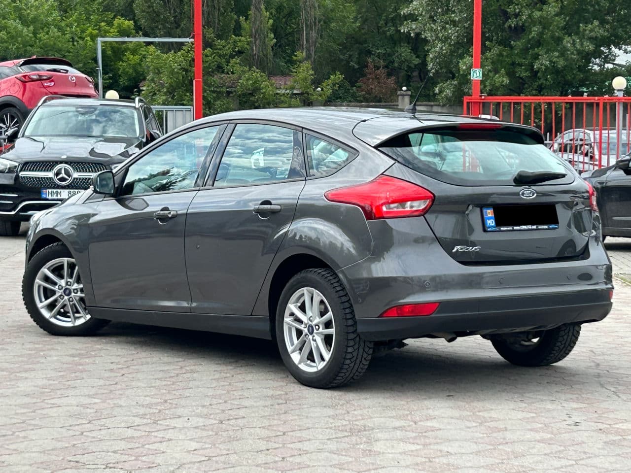 2017 Ford Focus — Miniatură 2