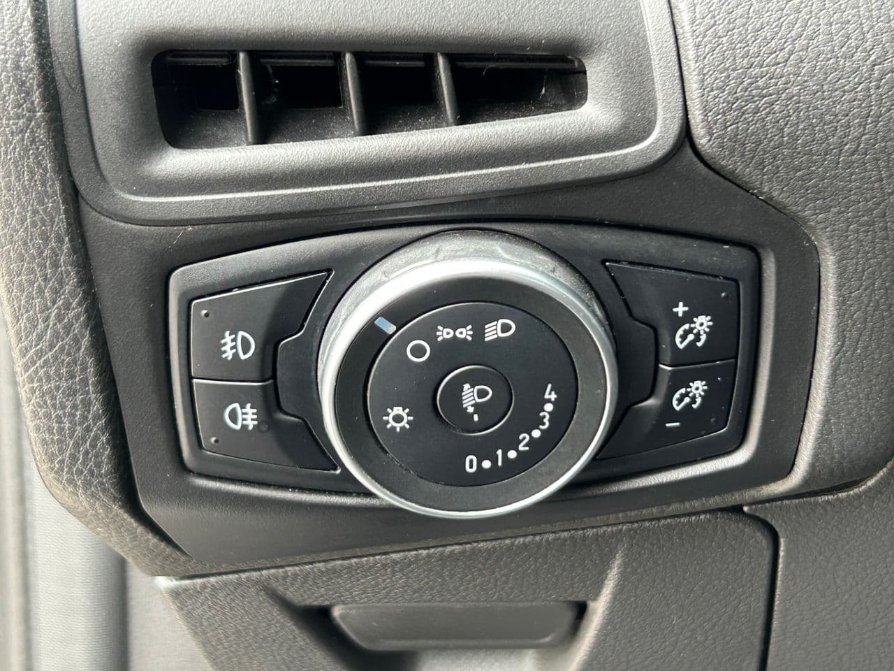 2017 Ford Focus — Miniatură 9