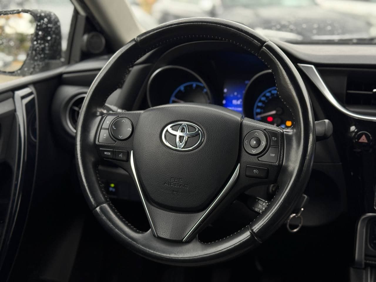 2016 Toyota Auris — Miniatură 7