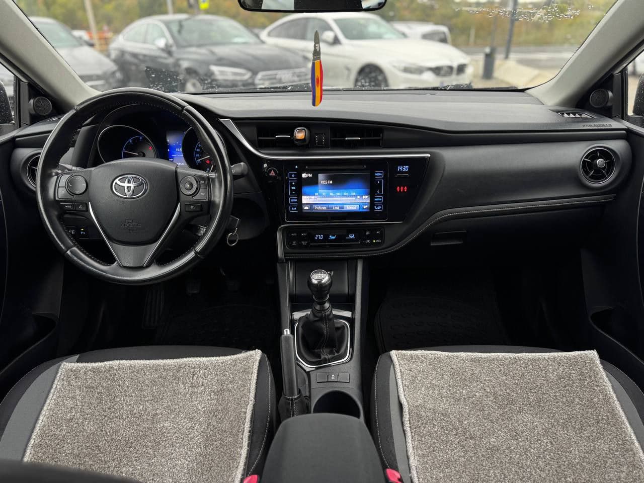 2016 Toyota Auris — Miniatură 6