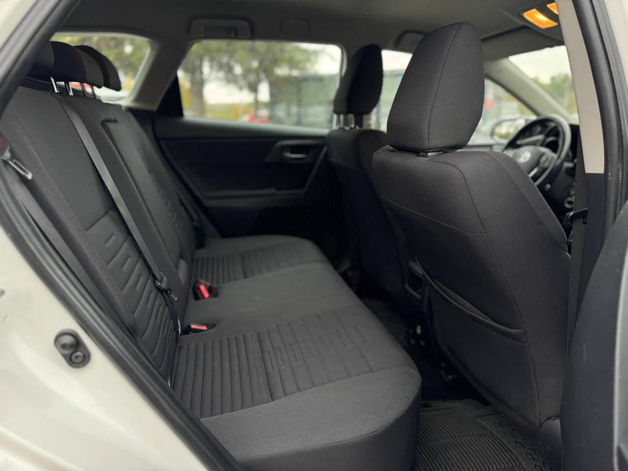 2016 Toyota Auris — Miniatură 14