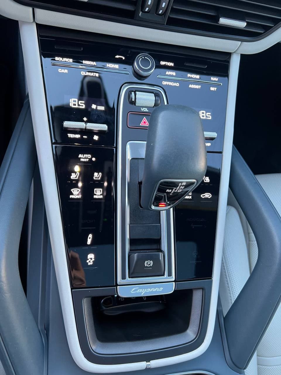 2022 Porsche Cayenne Coupe — Miniatură 17