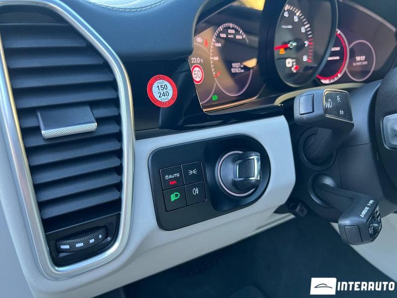 2022 Porsche Cayenne Coupe — Miniatură 18