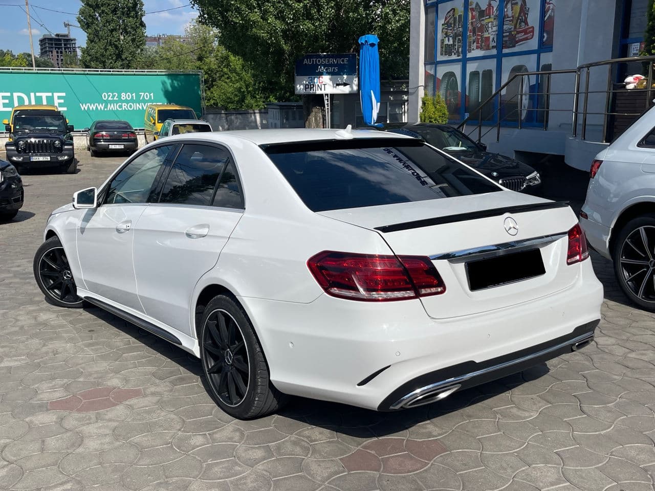 2013 Mercedes E 200 — Miniatură 3
