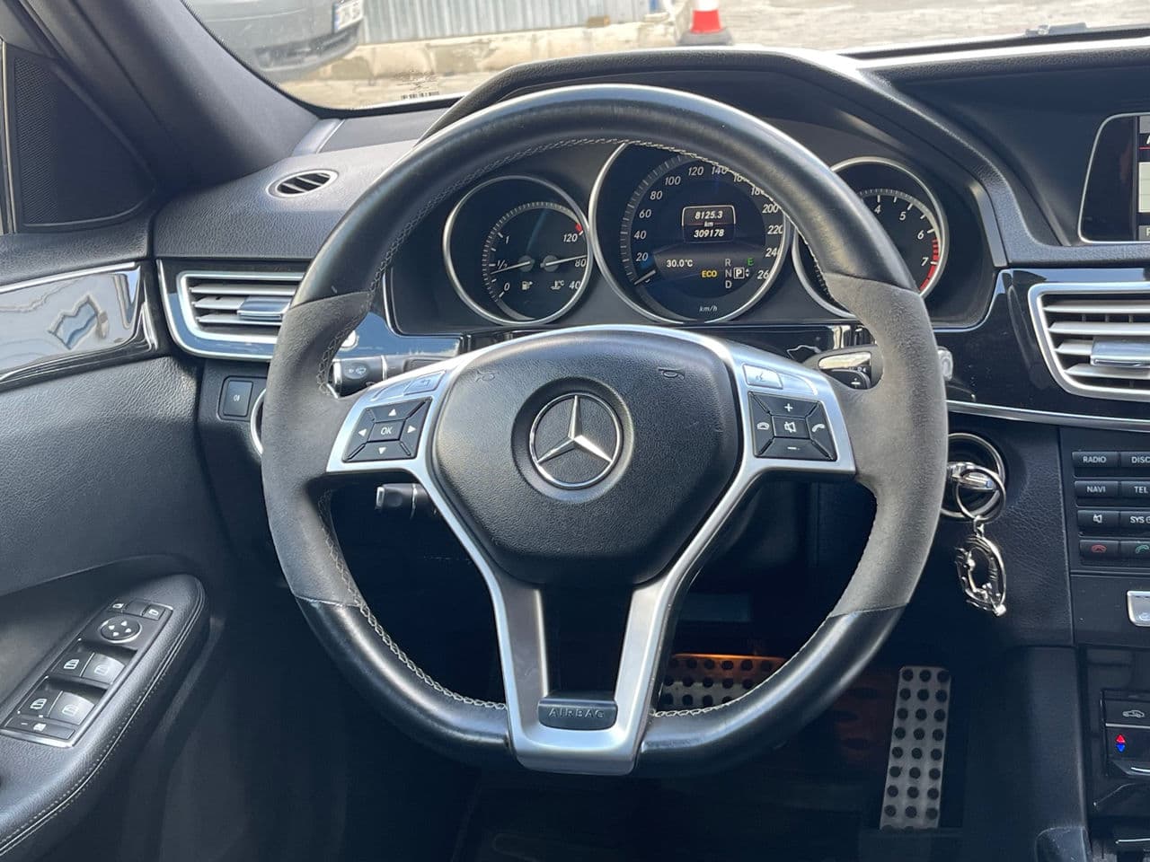 2013 Mercedes E 200 — Miniatură 6
