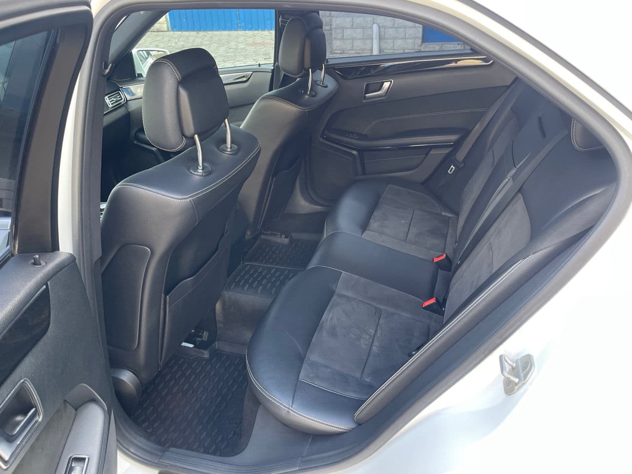 2013 Mercedes E 200 — Miniatură 16