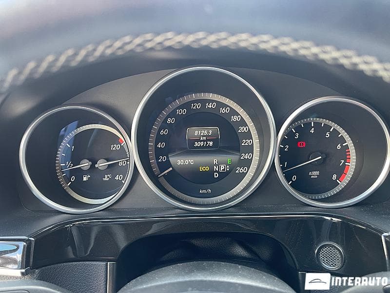 2013 Mercedes E 200 — Miniatură 9