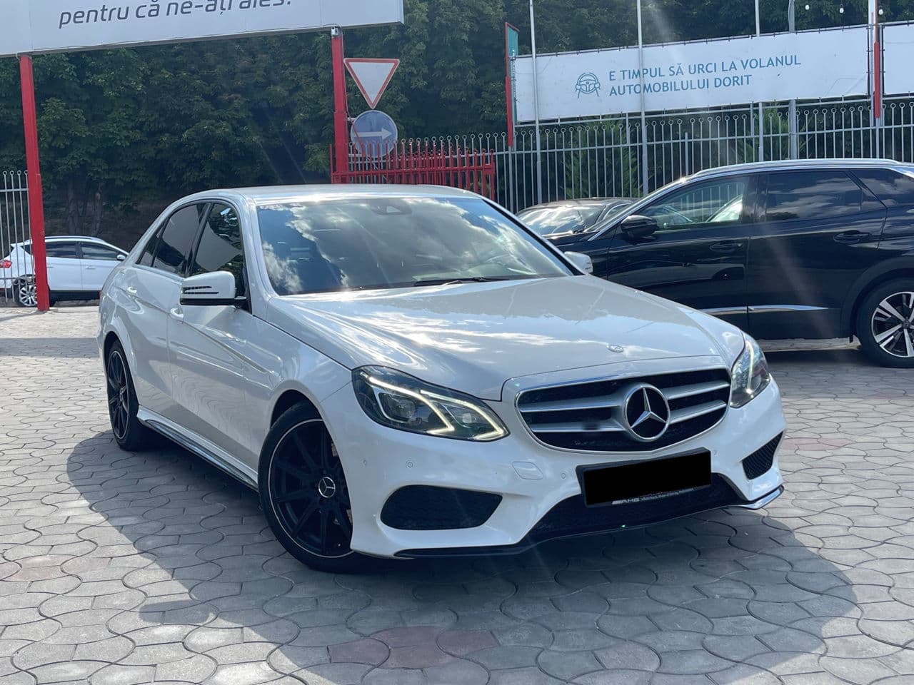 2013 Mercedes E 200 — Miniatură 4