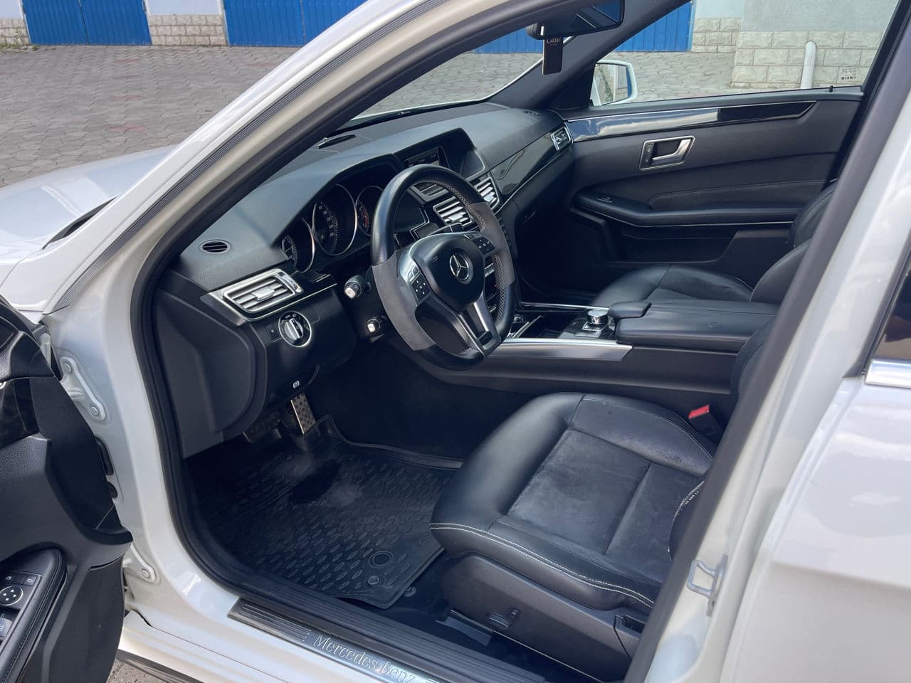 2013 Mercedes E 200 — Miniatură 13