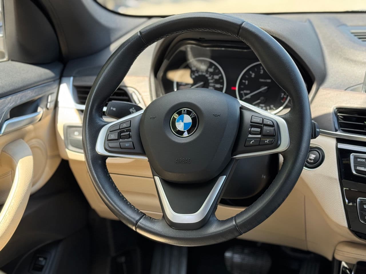 2016 BMW X1 2.8i — Miniatură 13