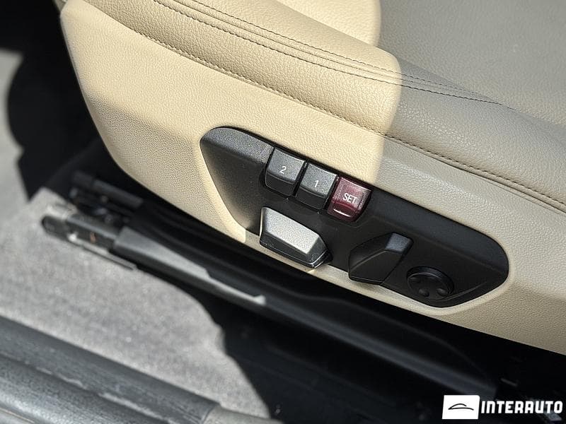 2016 BMW X1 2.8i — Miniatură 10