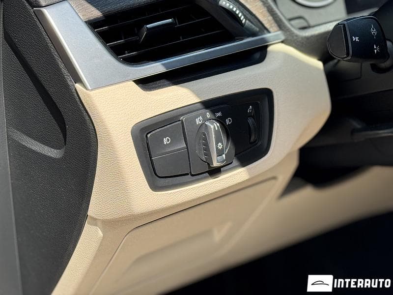 2016 BMW X1 2.8i — Miniatură 12