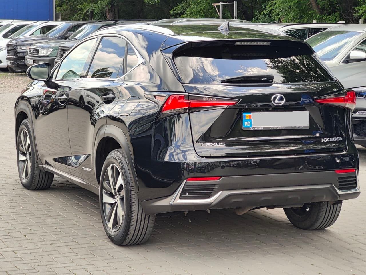 2019 Lexus NX 300H — Miniatură 4