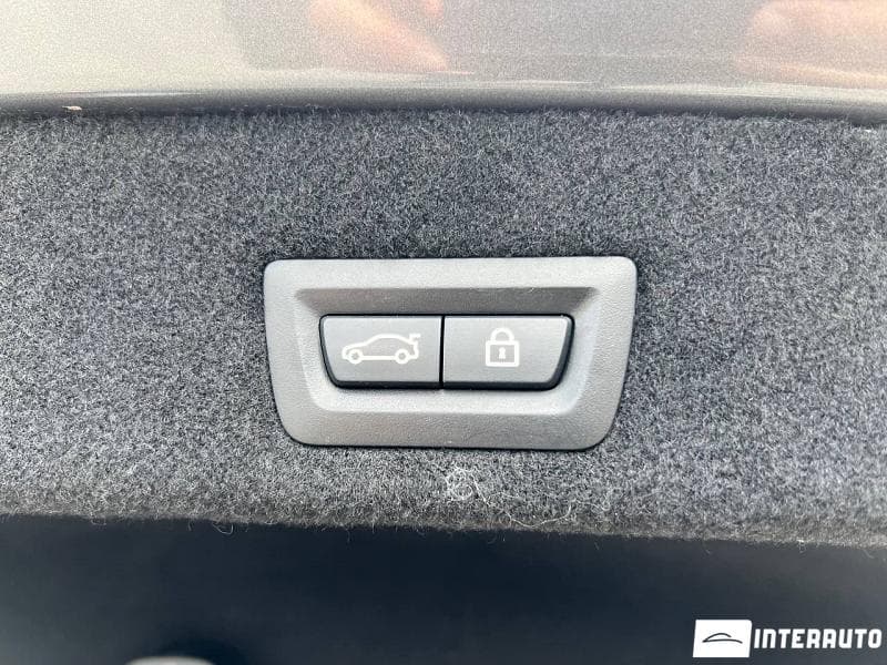 2016 BMW 740 — Miniatură 26